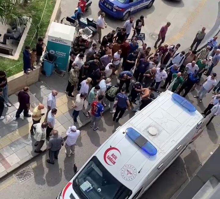 Sakarya’nın Adapazarı ilçesinde avluda Cuma namazı kılan yabancı uyruklu bir