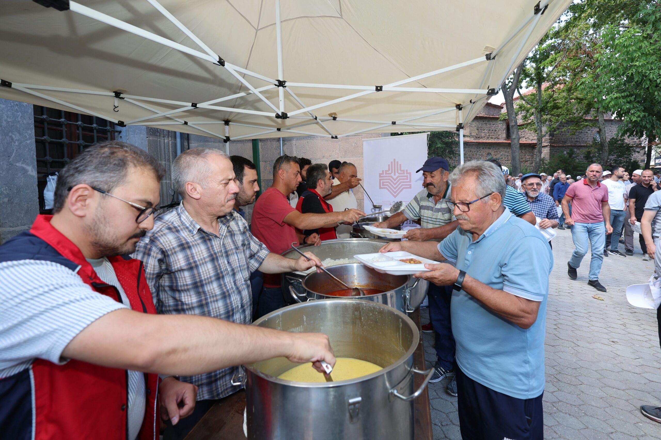 Afyonkarahisar Valisi Doç. Dr. Kübra Güran Yiğitbaşı’nın talimatları, Vakıflar Bölge