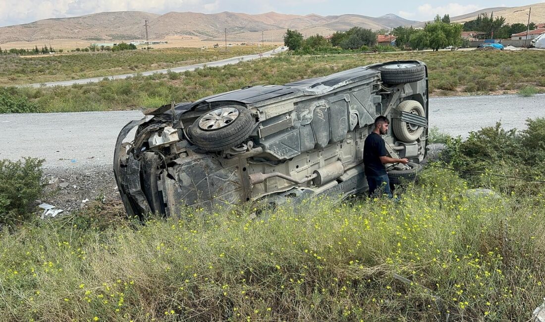 Afyonkarahisar'da Minibüs Faciası: Bir Ölü, İki Yaralı
