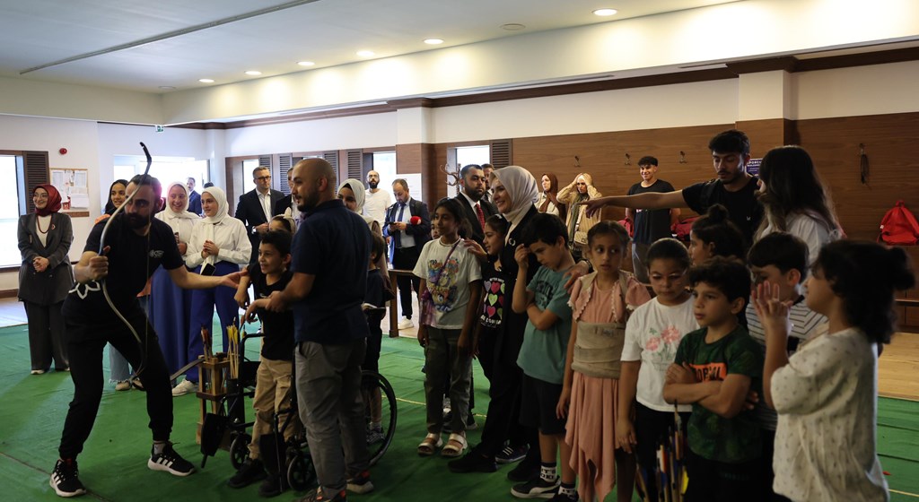  Aile ve Sosyal Hizmetler Bakanı Mahinur Özdemir Göktaş, İsrail’in Gazze’ye
