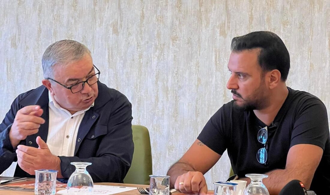 Ünlü Sanatçı Alişan, TRT 1 ekranlarında yayınlanan Hayata Gülümse programının