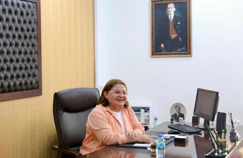 Önceki gün evinin 3. katından aşağıya atlayarak intihar ettiği ileri