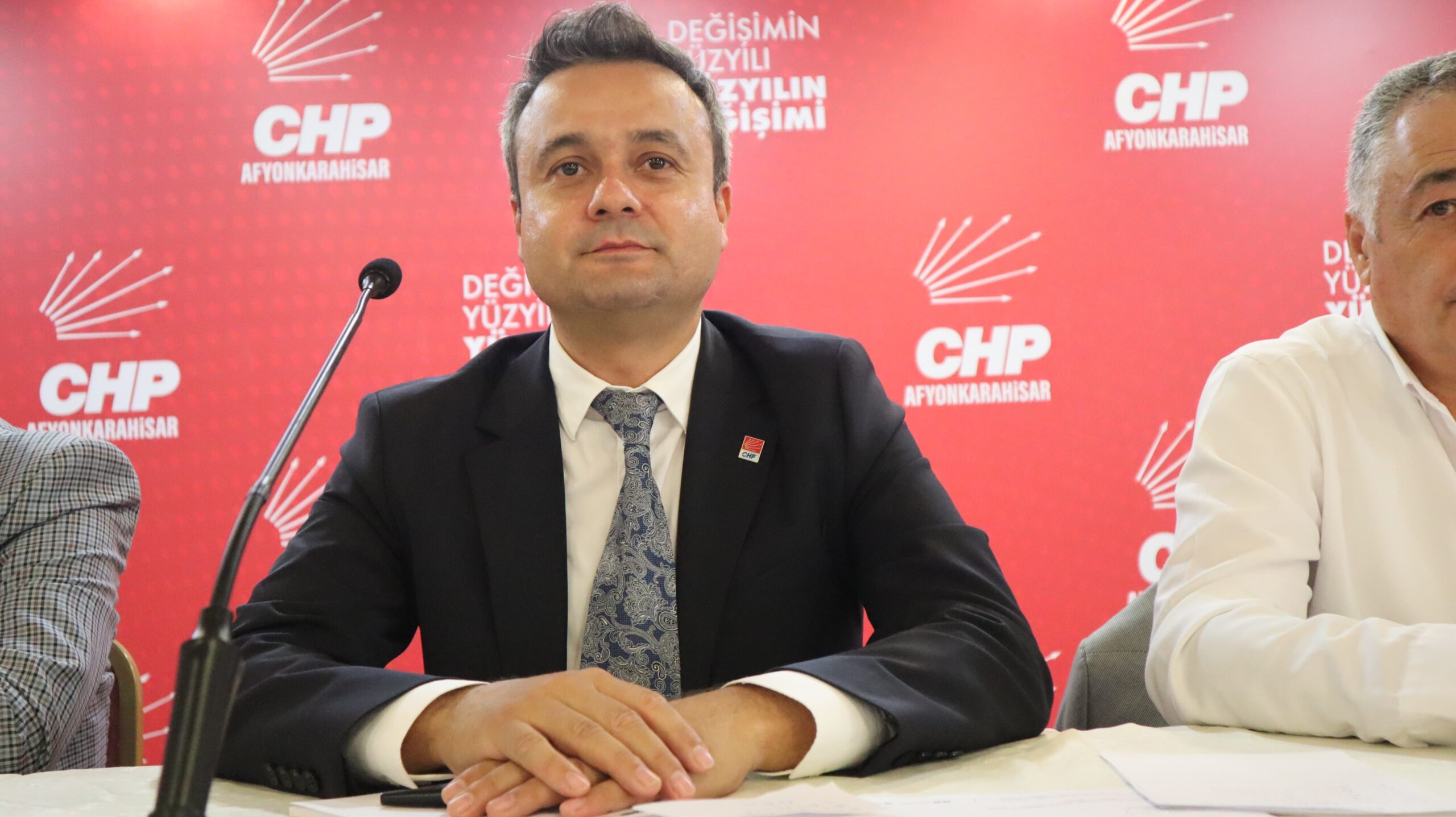   Gündemdeki gelişmeler üzerine açıklamalar yapan CHP İl Başkanı Faruk