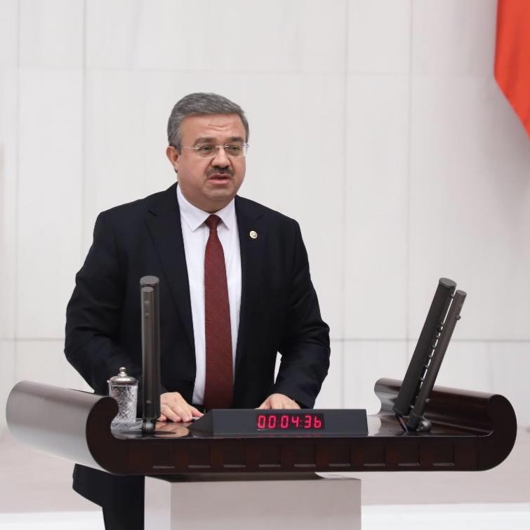 AK Parti Afyonkarahisar Milletvekili İbrahim Yurdunuseven, İYİ Parti Genel Başkan