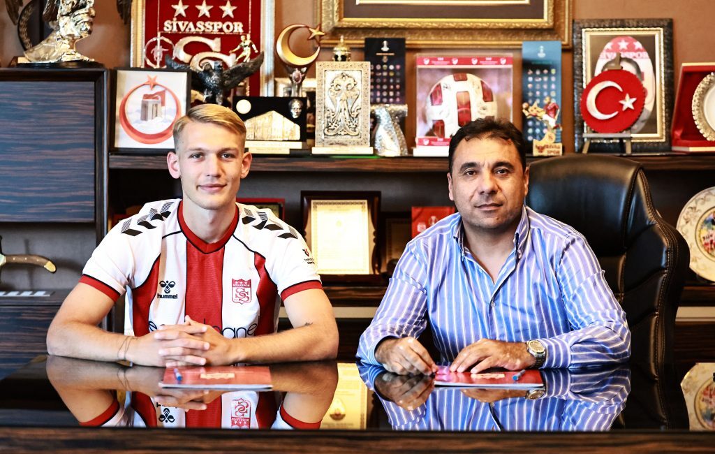 Trendyol Süper Lig ekiplerinden Net Global Sivasspor, Polonyalı futbolcu Jan