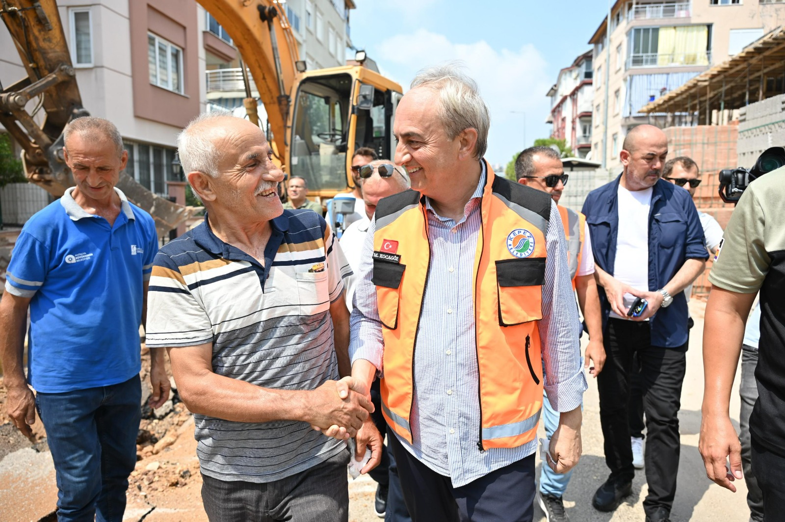 Antalya Kepez Belediye Başkanı Mesut Kocagöz’ün, Kuzeyyaka Mahallesi’ne sözünü verdiği