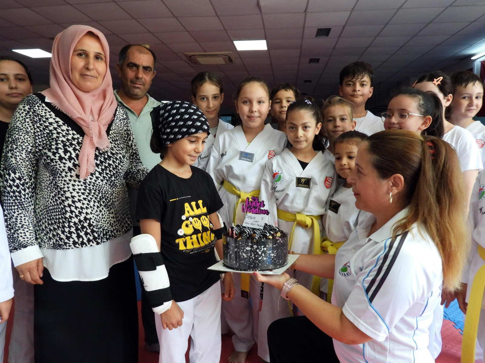 Kepez Belediyespor Kulübü tekvando öğrencisi Ecem Su Damar, ailesinin yaptığı