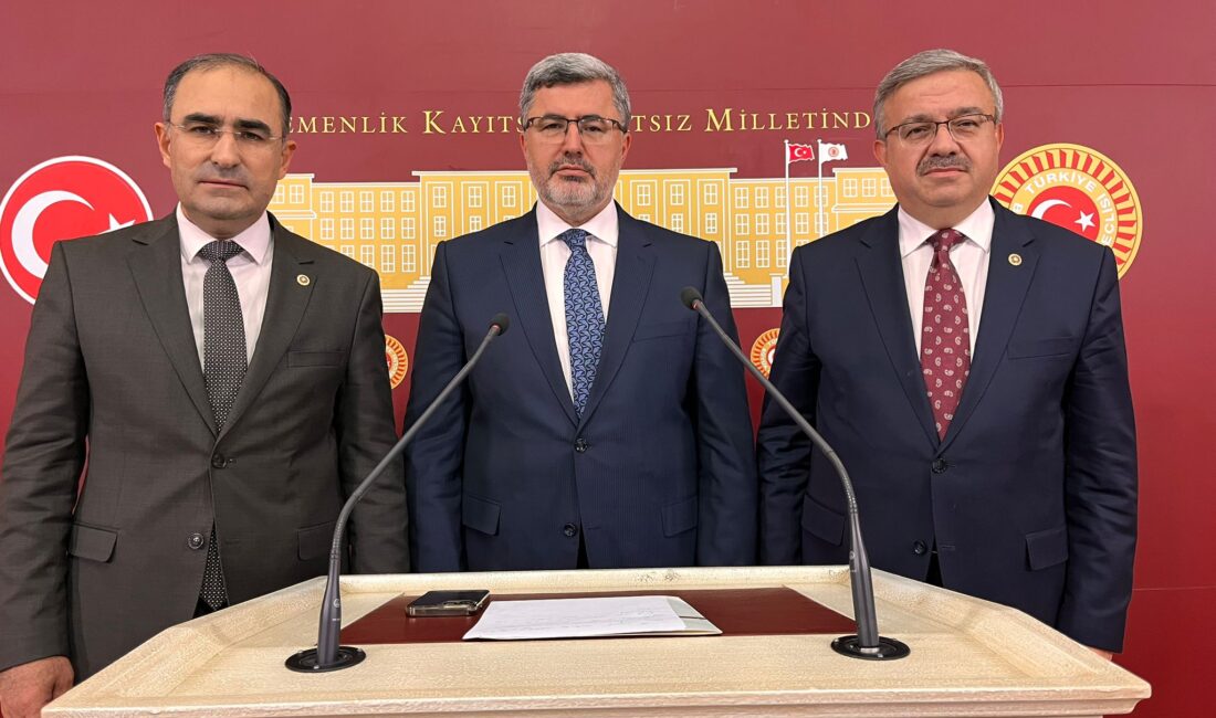 AK Parti Afyonkarahisar milletvekilleri Ali Özkaya, İbrahim Yurdunuseven ve Hasan
