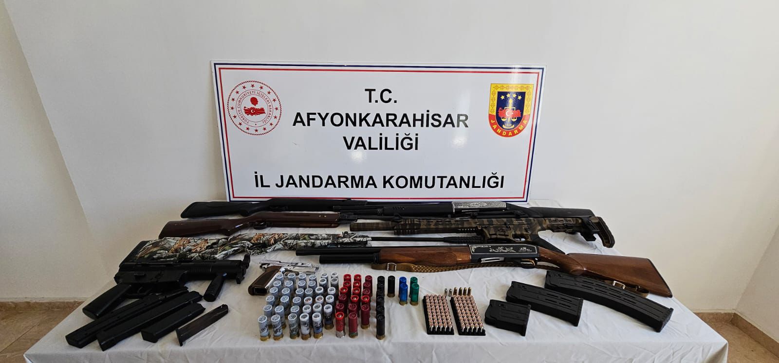 Afyonkarahisar İl Jandarma Komutanlığı, Emirdağ İlçesi Özkan köyünde ikamet eden