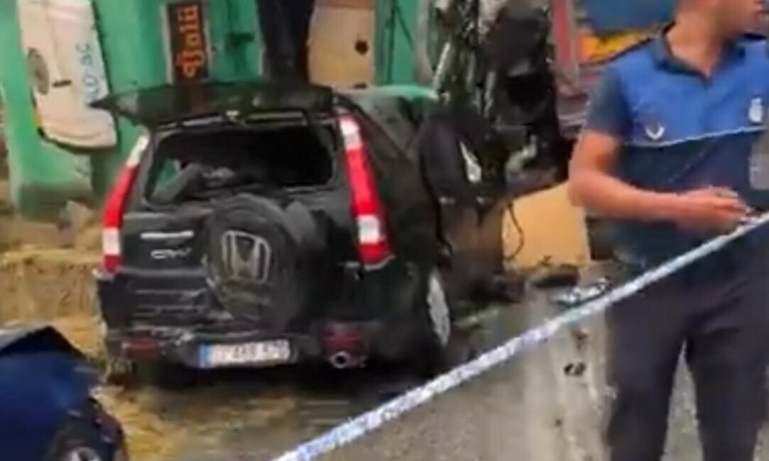 Afyonkarahisar’ın Dinar ilçesinde 9 aracın karıştığı zincirleme trafik kazasında 2