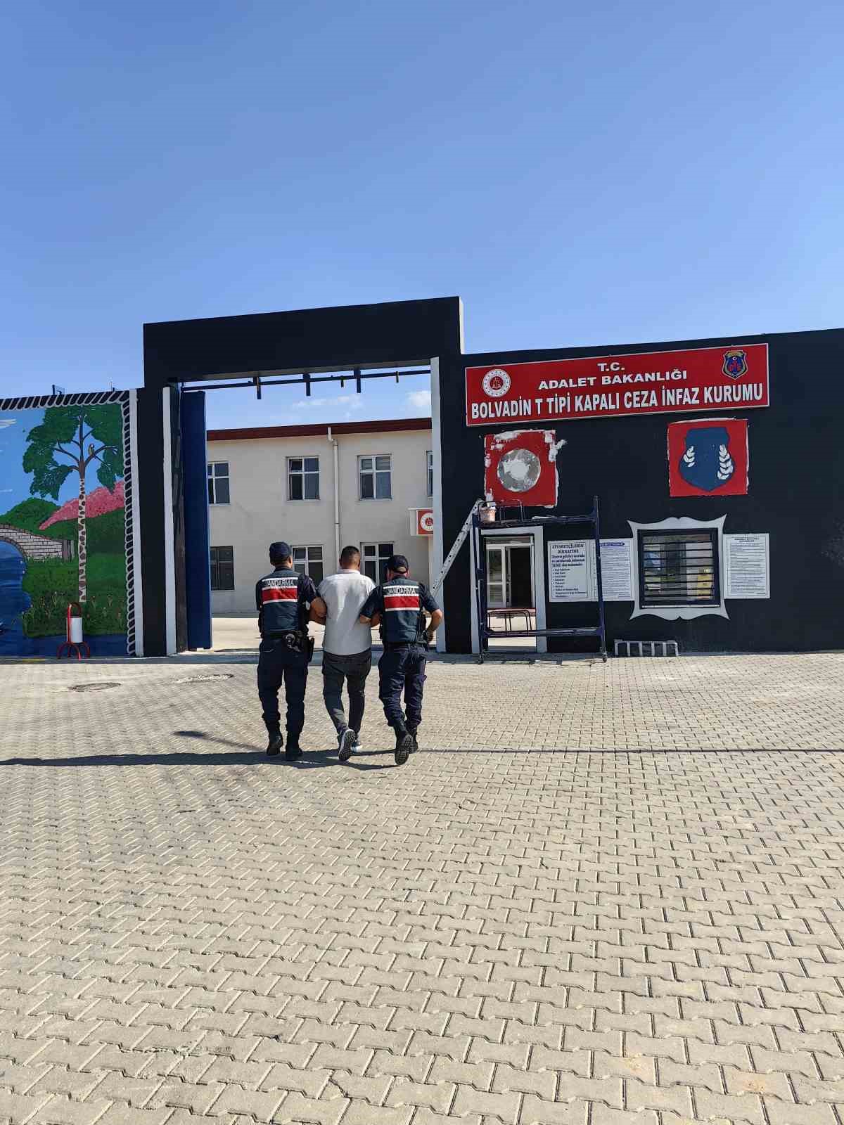 Afyonkarahisar İl Jandarma Komutanlığı ekipleri yağma suçundan 10 yıl 10
