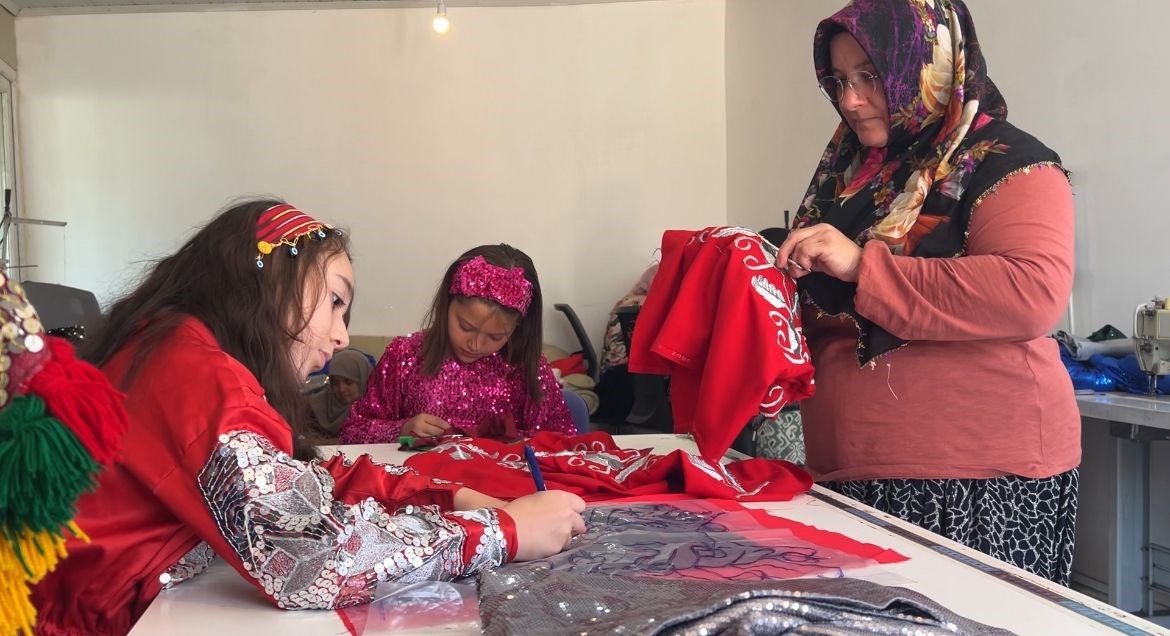 Afyonkarahisar’ın Sinanpaşa ilçesine bağlı Tınaztepe beldesinde ev hanımı Esma Söğüt