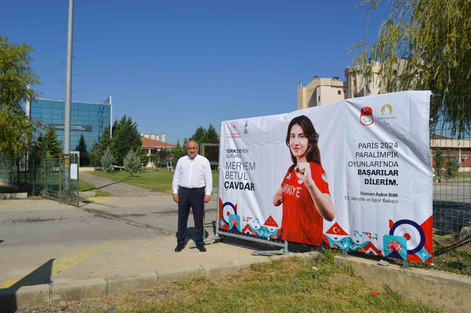 “Milli Gurur Meryem’e Bakan Desteği: Paris 2024 İçin Balkonlarda Motivasyon