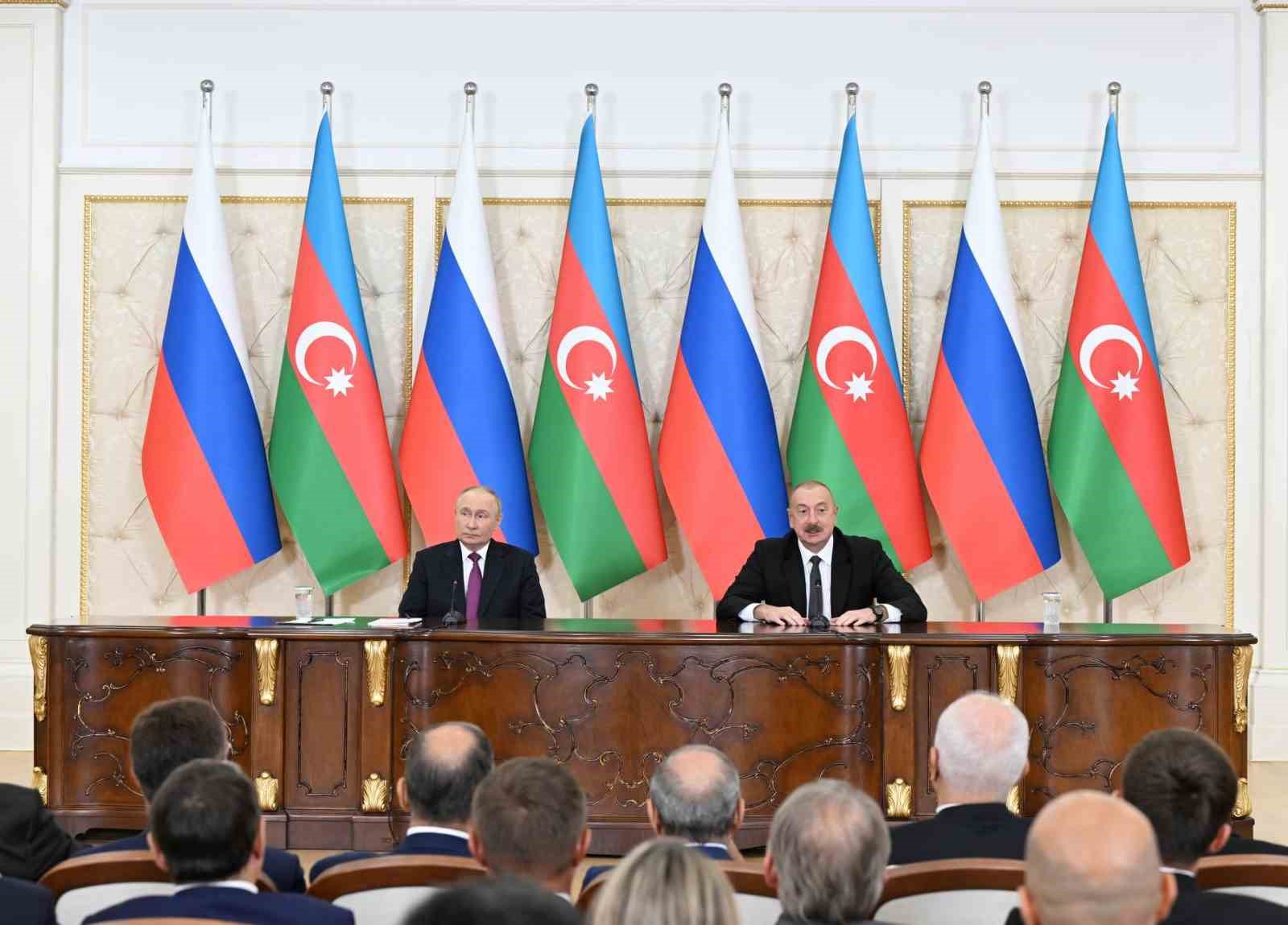 Azerbaycan Cumhurbaşkanı İlham Aliyev, Rusya Devlet Başkanı Vladimir Putin ile