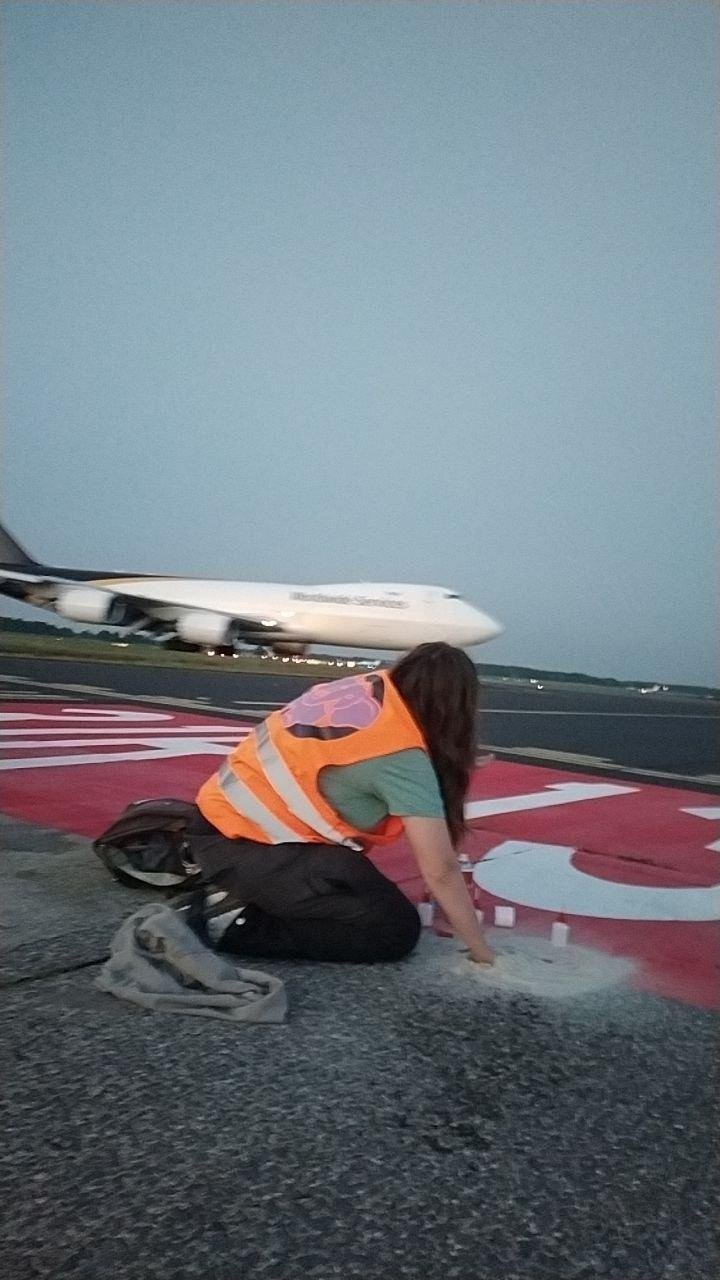 Almanya’da 8 iklim aktivistinin 4 havalimanında fosil yakıt kullanımının durdurulması