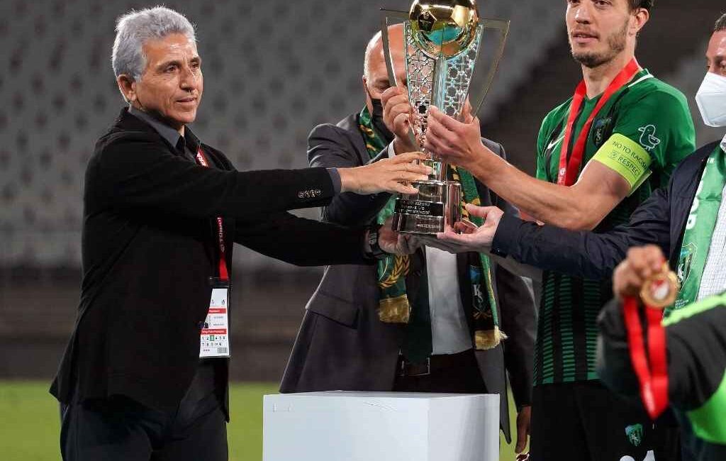 Kocaelispor’un 2019-2020 sezonunda 3. Lig şampiyonu olarak kazandığı kupası kayboldu.