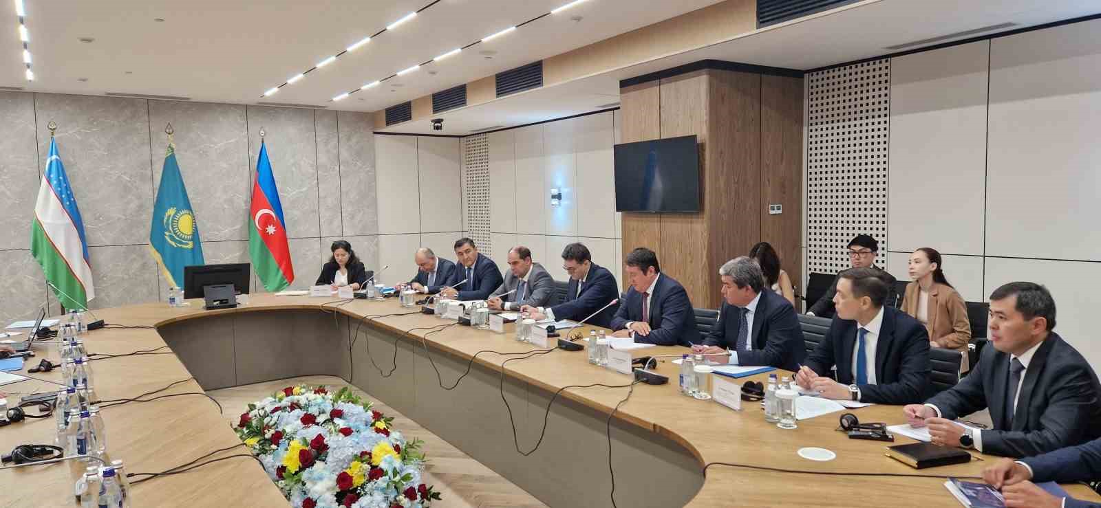 Azerbaycan Enerji Bakanı Yardımcısı Orhan Zeynalov, Astana’da 1. Orta Asya