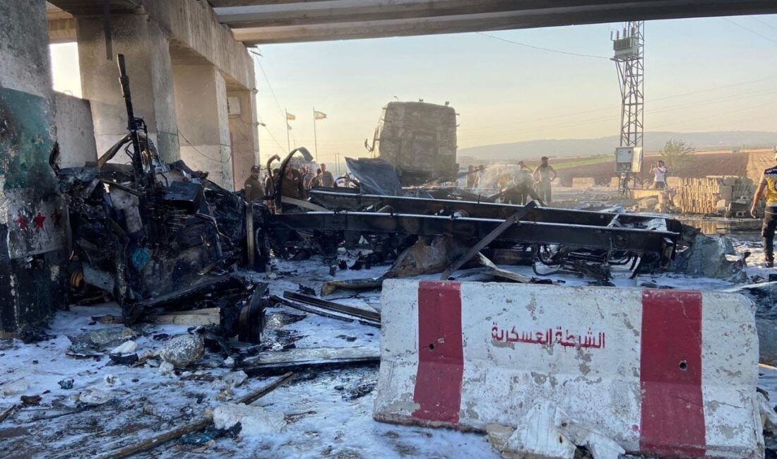 Suriye’nin Azez ilçesinde bomba yüklü aracın patlaması sonucu 9 kişi