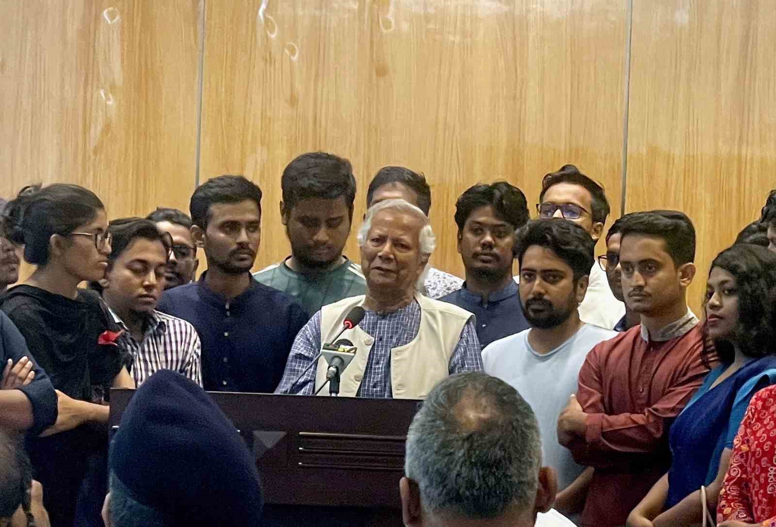 Nobel Barış Ödüllü Muhammed Yunus, Bangladeş’e gelmesinin ardından kurulacak olan