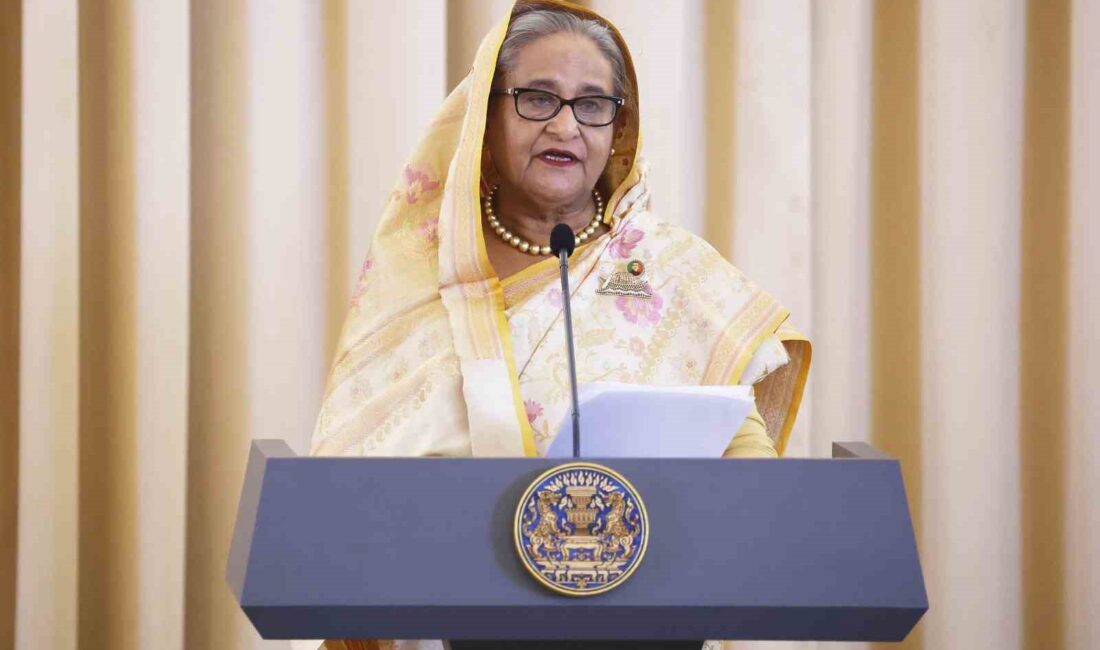 Bangladeş’te öğrenci protestolarının ardından istifa ederek ülkeden kaçan eski Başbakan