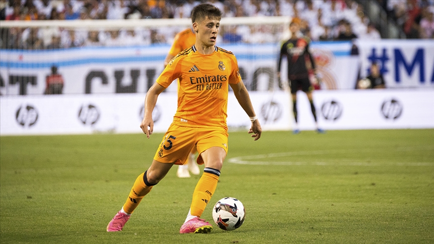 Barcelona, Real Madrid’i hazırlık maçında 2-1 mağlup etti. Madrid ekibinin