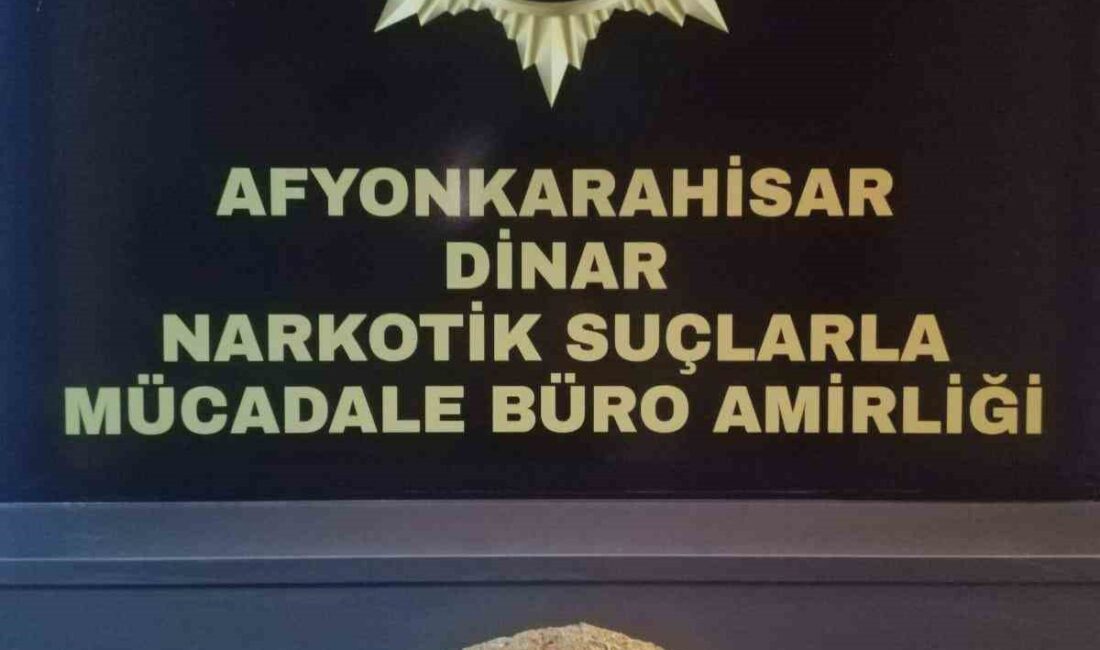 Afyonkarahisar’ın Dinar ilçesinde şüphe üzerine durdurulan bir araçta yapılan aramada