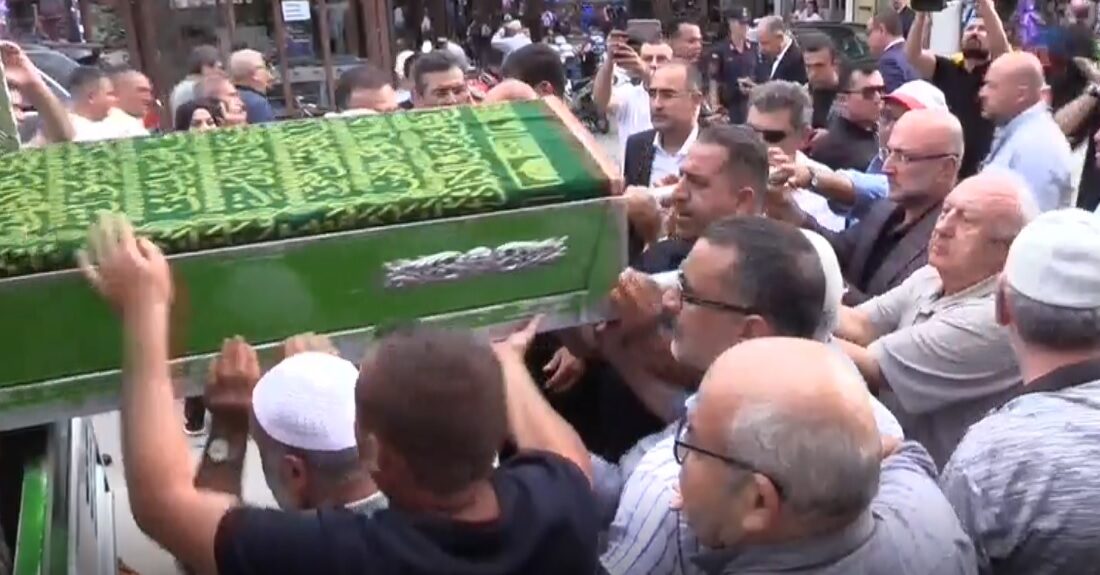 Afyonkarahisar ilinde görev yapan öğretmen Ayhan Erkan Keskin, kanser hastalığına