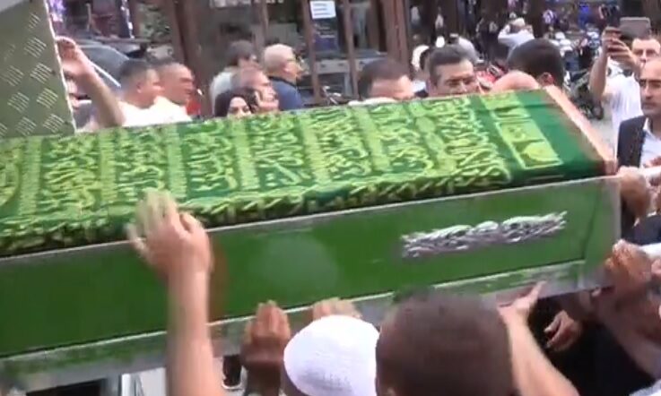 Afyonkarahisar ilinde görev yapan öğretmen Ayhan Erkan Keskin, kanser hastalığına