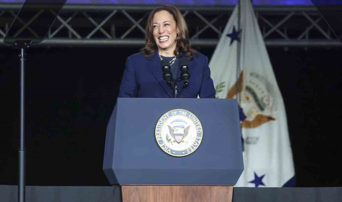 ABD Başkan Yardımcısı Kamala Harris, delegelerin katıldığı başkan adaylığı için