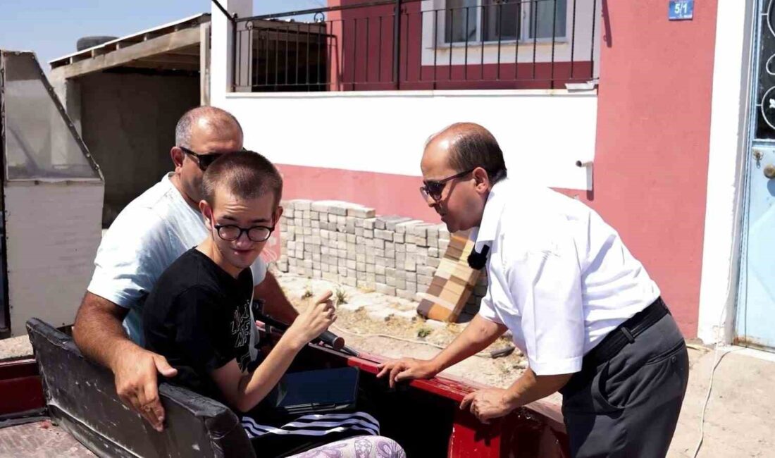 Afyonkarahisar Belediyesi Erenler Mahallesi’nde yaşayan görme engelli İbrahim Merter ve