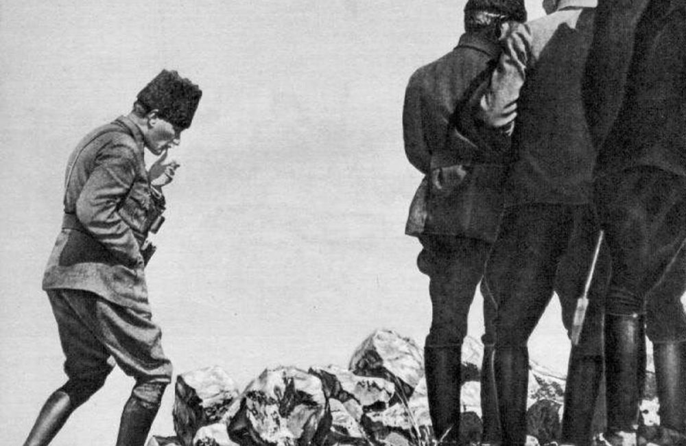 Afyonkarahisar Valiliği öncülüğünde organize edilen Zafer Haftası etkinlikleri öbu akşam