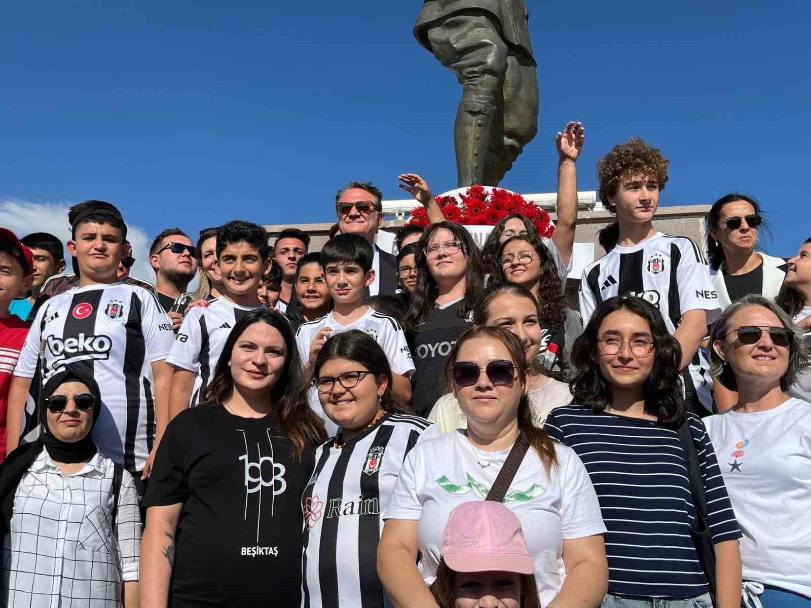 1903 Afyon Beşiktaşlılar Derneği Başkanı Kemal Genç ve ekibi, zafer