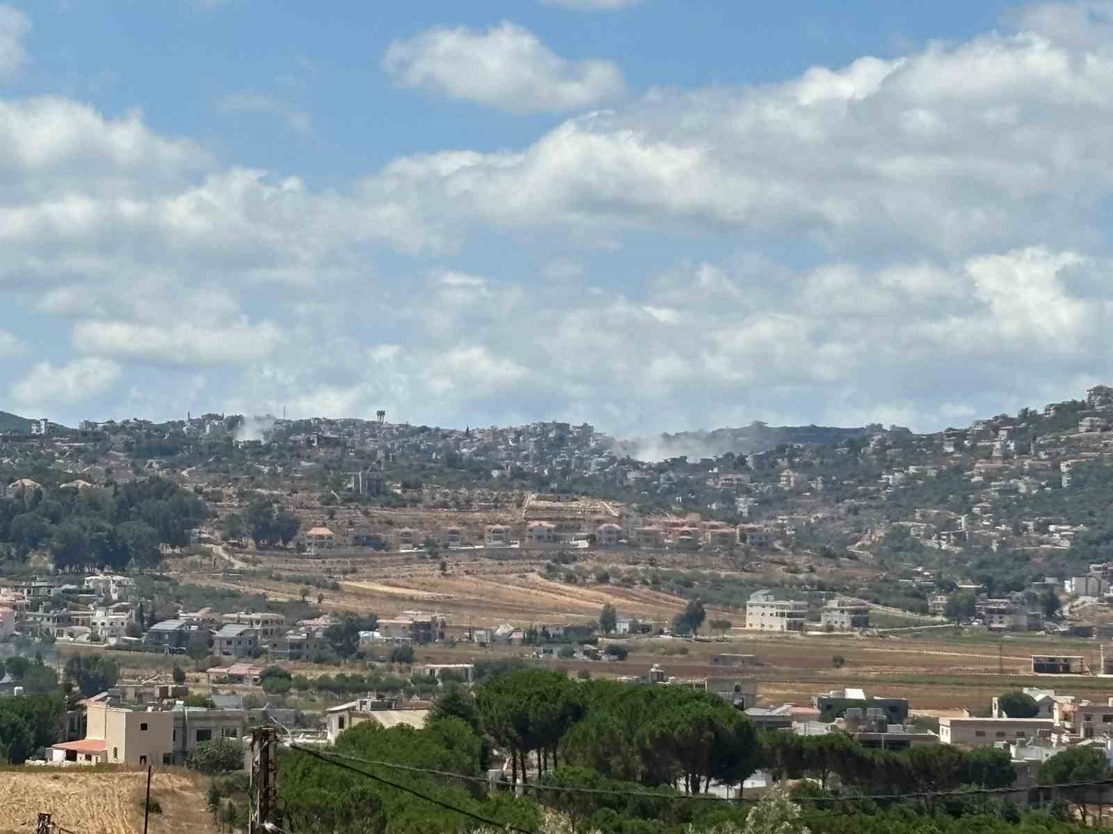 İsrail topçu birlikleri, Lübnan’ın güneyindeki Ayta ash Shab köyüne saldırı