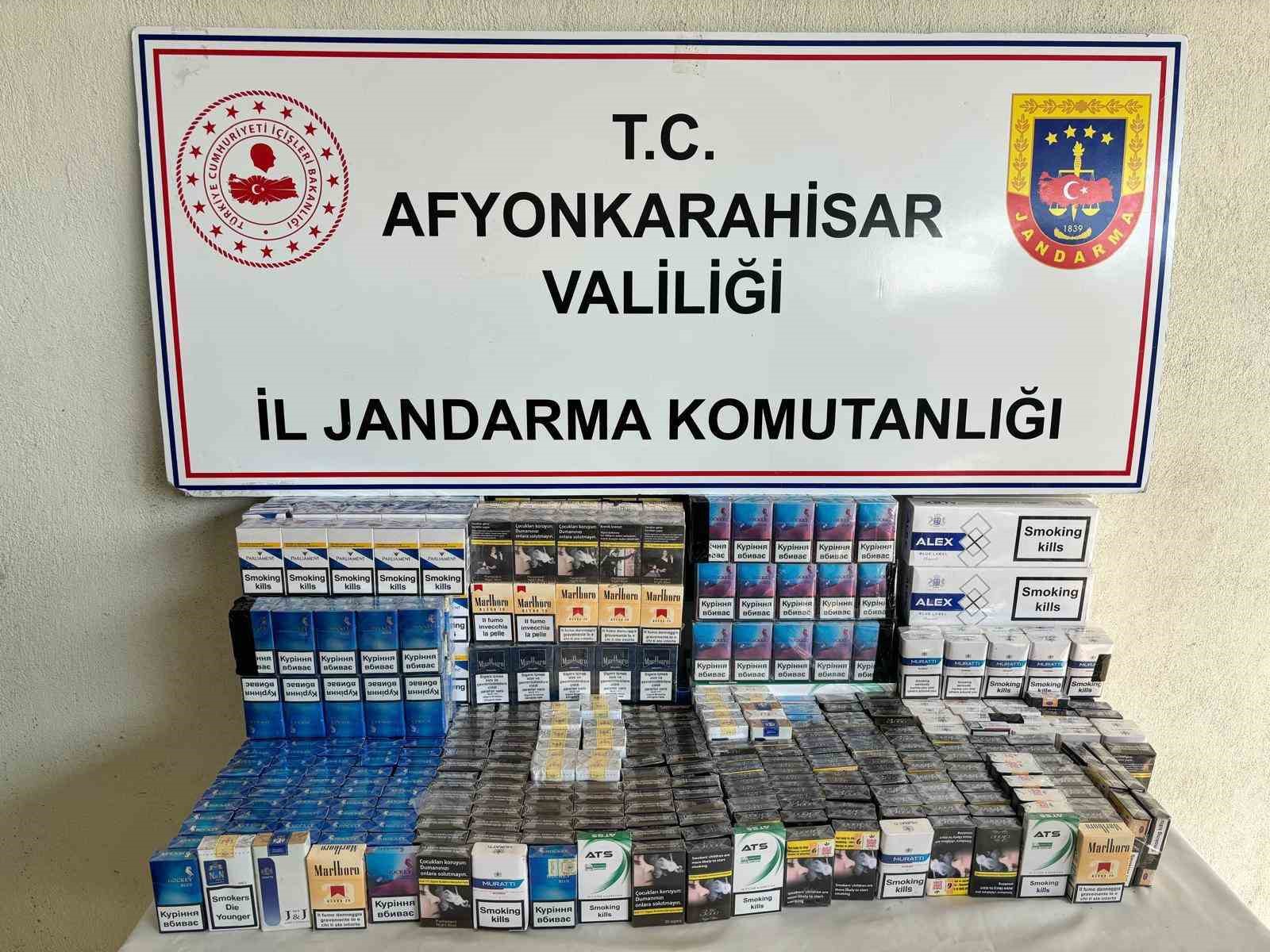 AFYONKARAHİSAR’DA KAÇAK SİGARA SATIŞI YAPTIĞI TESPİT EDİLEN ŞAHSIN EVİNE YAPILAN