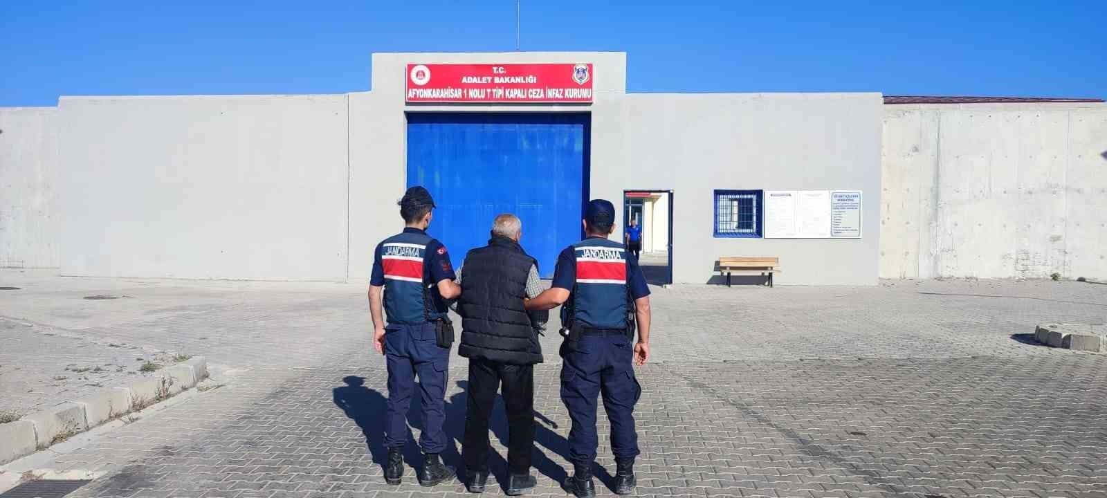 Afyonkarahisar’da çocuğun nitelikli cinsel istismarı suçundan hapis cezasıyla aranan karı