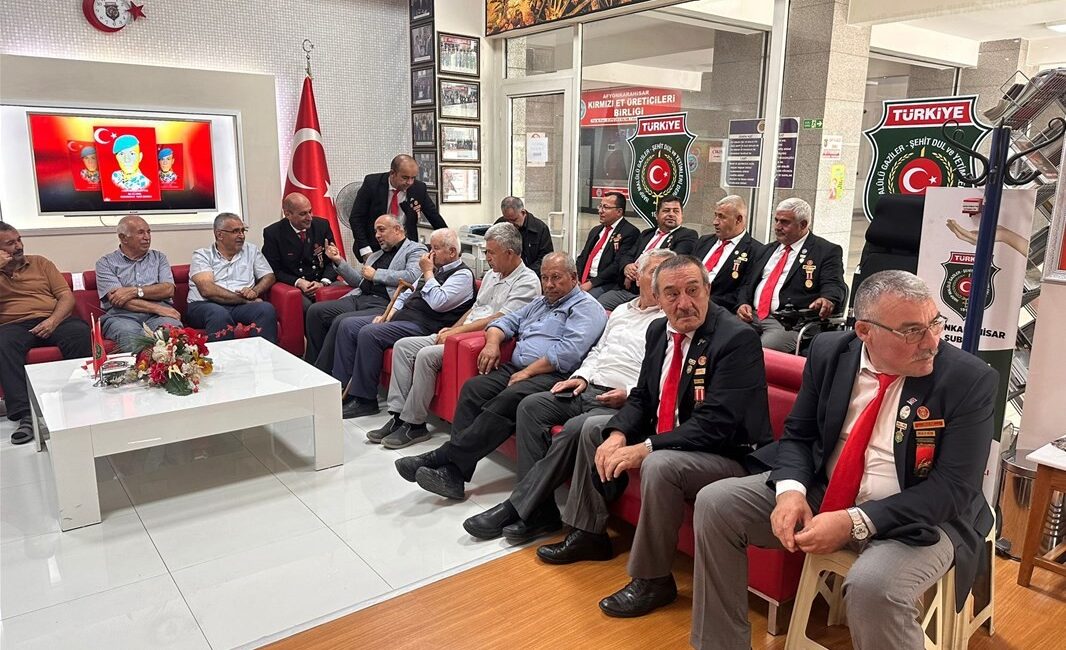 Afyonkarahisar Gençlik ve Spor İl Müdürü İsmail Hakkı Kasapoğlu ve