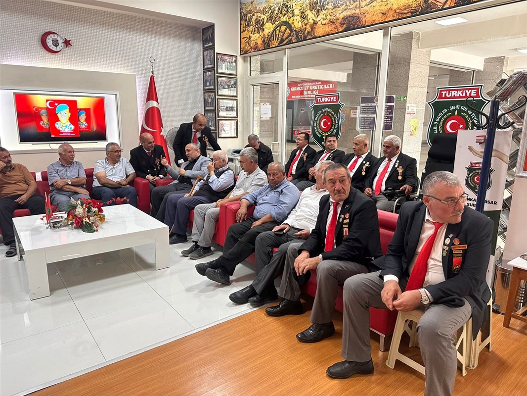Afyonkarahisar Gençlik ve Spor İl Müdürü İsmail Hakkı Kasapoğlu ve