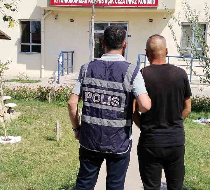 Afyonkarahisar’da kasten yaralama suçundan aranan şahsı polis yakaladı. Edinilen bilgilere