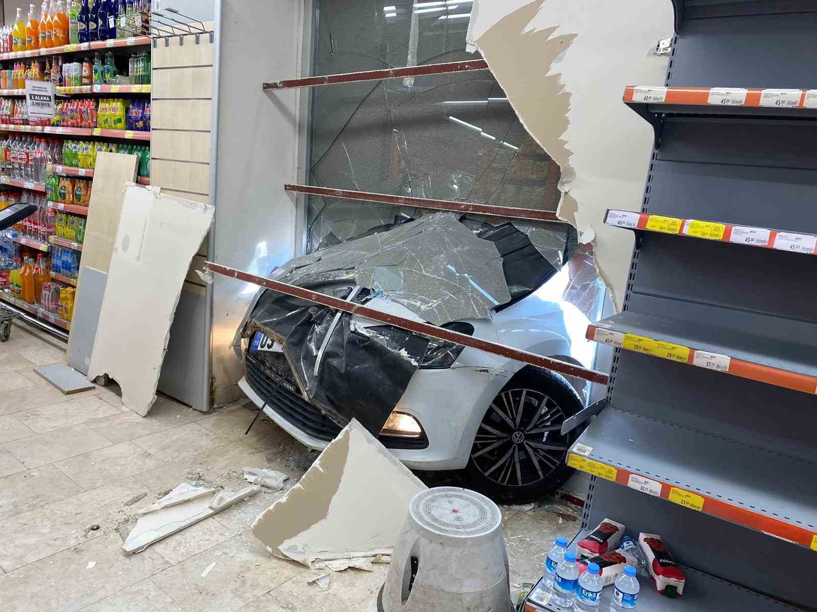 Afyonkarahisar’da meydana gelen beklenmedik bir kaza, görenleri şaşkına çevirdi. Selçuklu