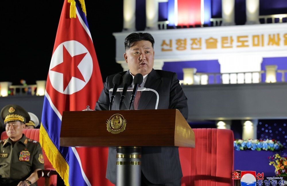 Kuzey Kore lideri Kim Jong-un, Güney Kore sınırına konuşlandırılacak 250