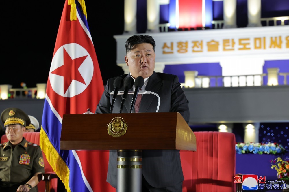 Kuzey Kore lideri Kim Jong-un, Güney Kore sınırına konuşlandırılacak 250