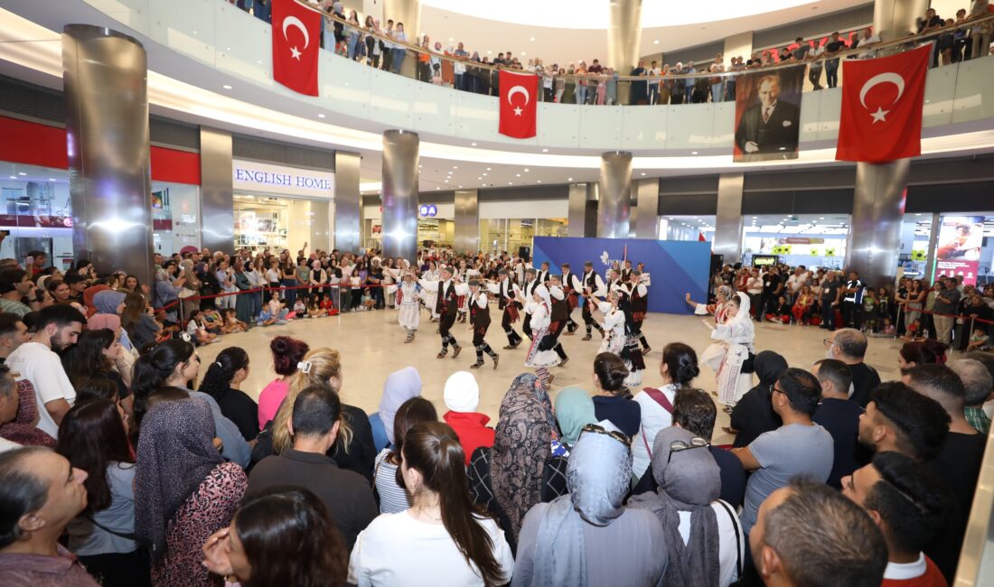 Halk Oyunları Festivali Coşkusu Afyonkarahisar Belediyemiz tarafından düzenlenen Uluslararası Zafer Halk Oyunları Festivali,