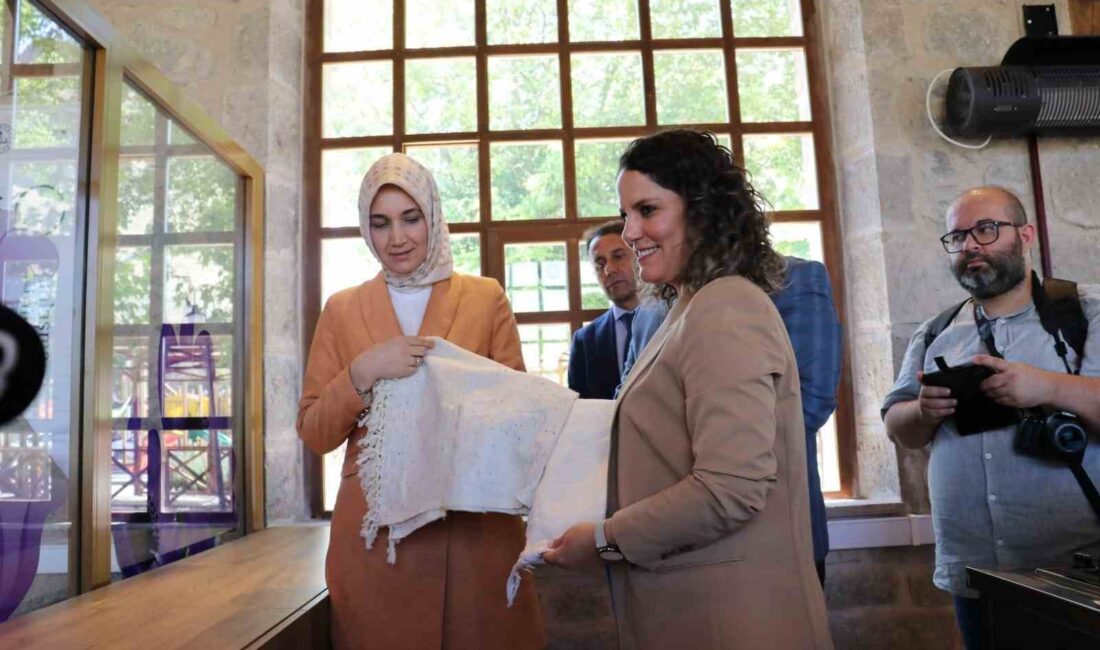 Afyonkarahisar Valisi Doç. Dr. Kübra Güran Yiğitbaşı ile İl Milli
