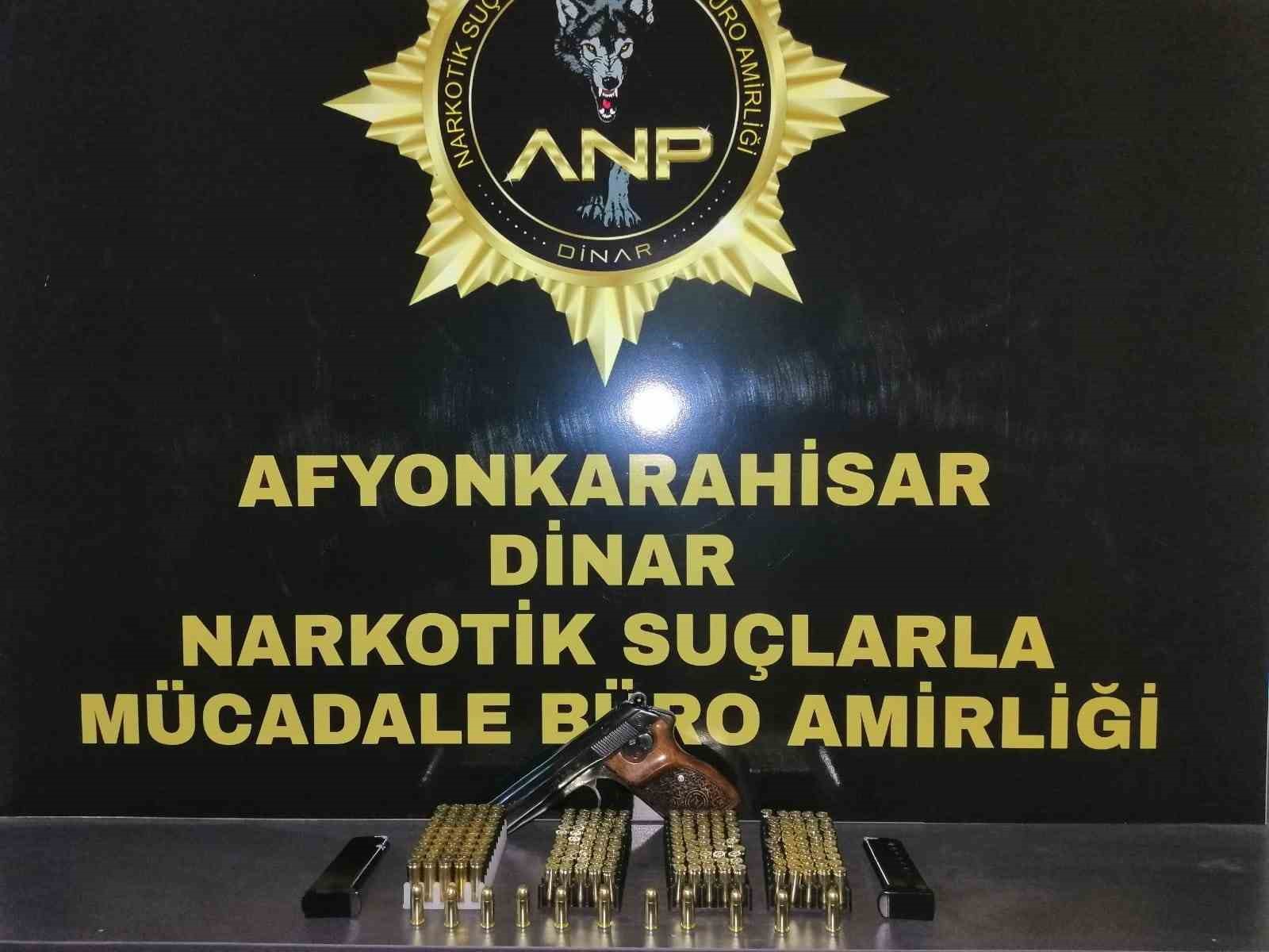 Afyonkarahisar’da ormanlık alanlar birlikte evine kenevir eken bir şahıs polisin