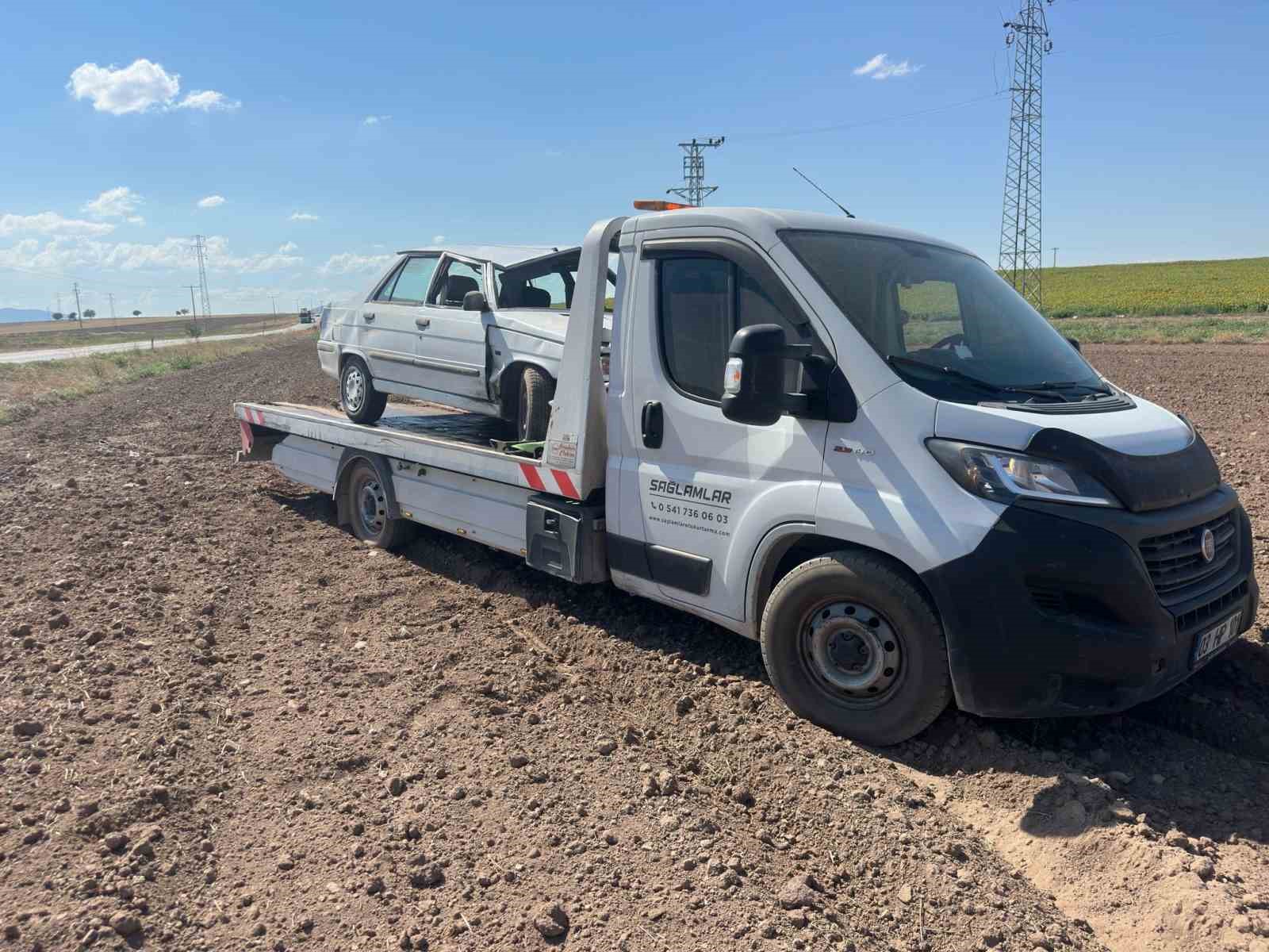 Afyonkarahisar’da otomobil ile motosikletin çarpıştığı kazada sürücüler yaralandı. Kaza, Emirdağ