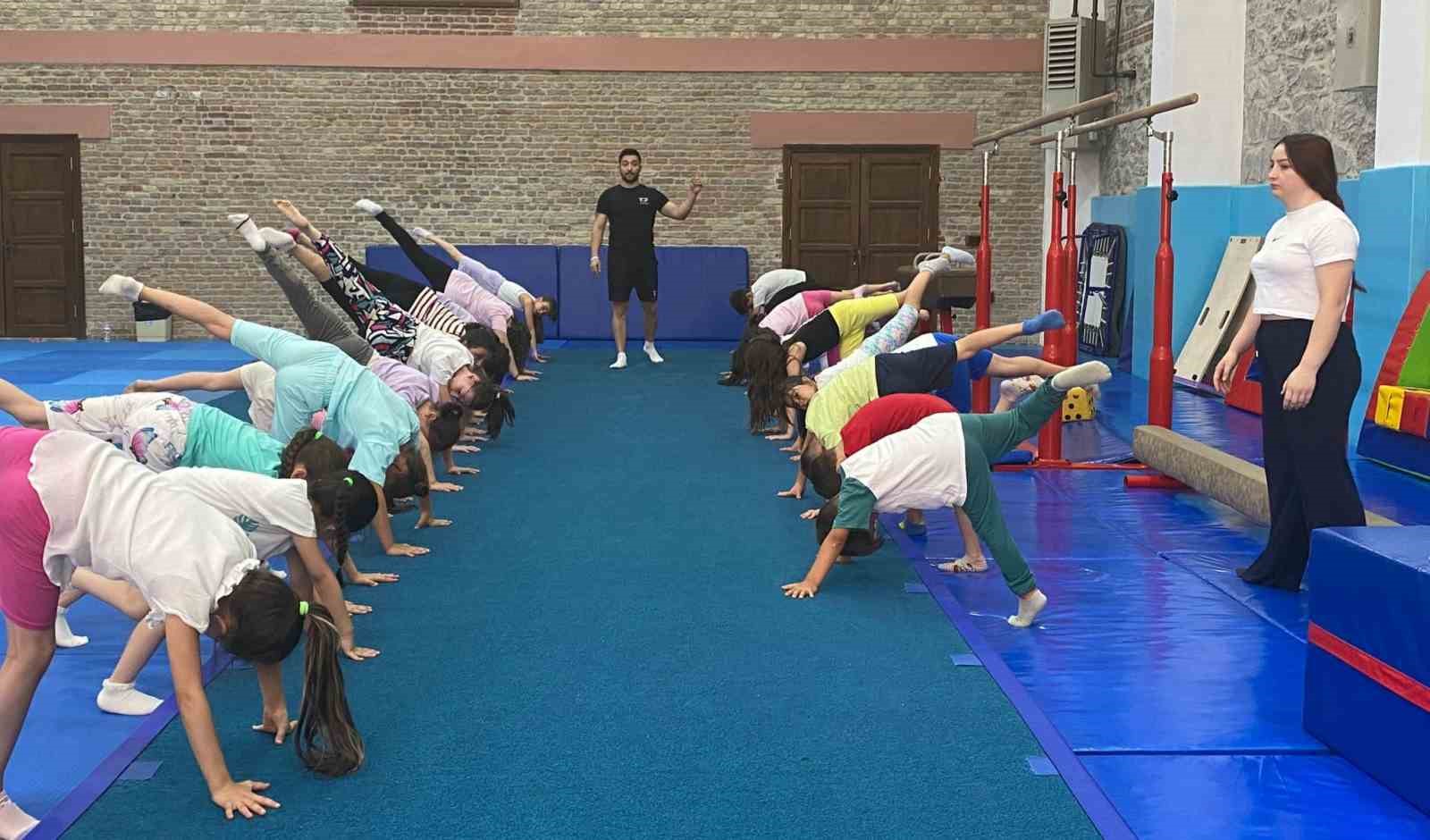 Afyonkarahisar Gençlik ve Spor İl Müdürü İsmail Hakkı Kasapoğlu’nun başkanlığında