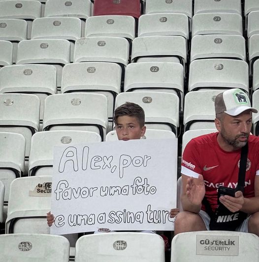 Antalyaspor, Atakaş Hatayspor ile oynadığı maçta “Minik Akrep” adlı genç