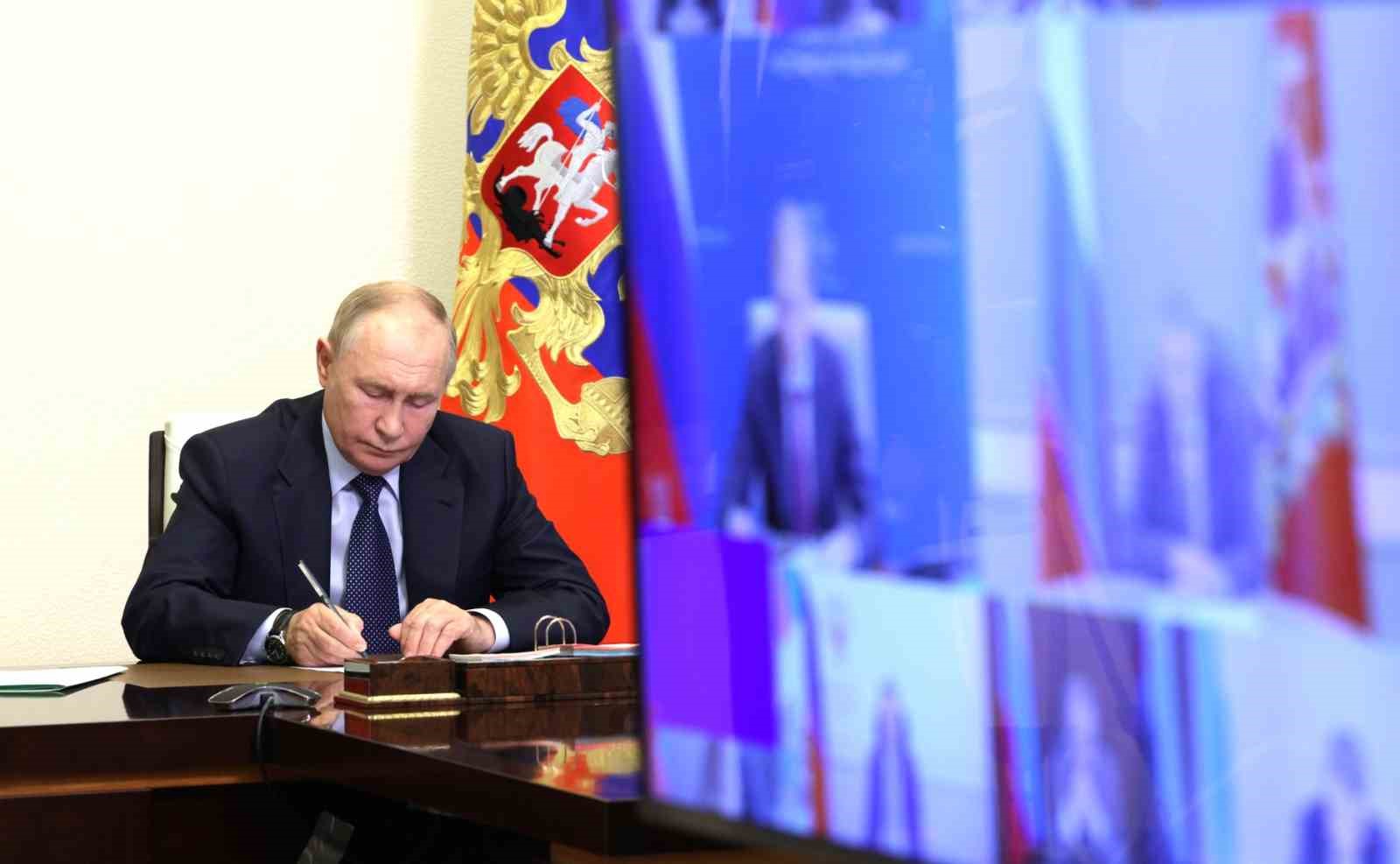 Rusya Devlet Başkanı Vladimir Putin, Ukrayna’nın gece saatlerinde Kursk’taki nükleer