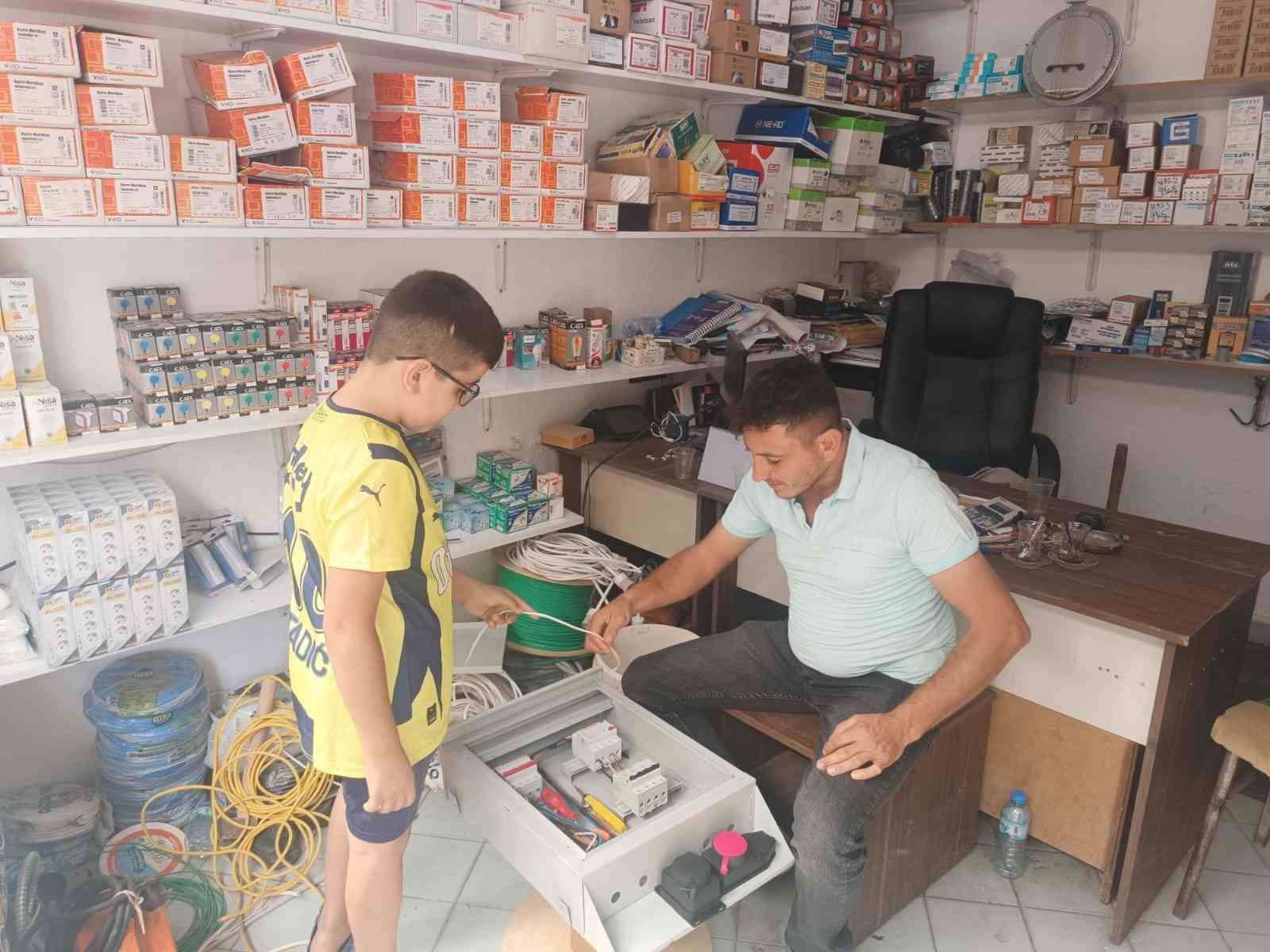 Afyonkarahisar’ın Sandıklı ilçesinde çoğunluğu esnaflardan oluşan ve ahi kültürünü benimsemiş,