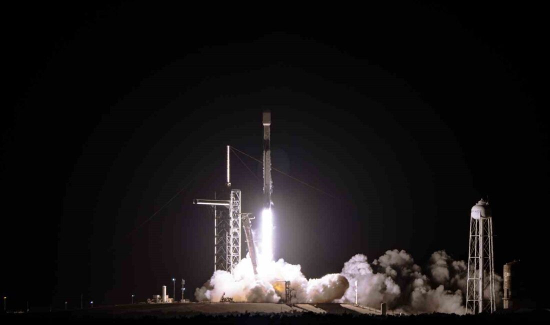 Uzay taşımacılığı şirketi SpaceX, 23 adet Starlink uydusunu daha Falcon-9